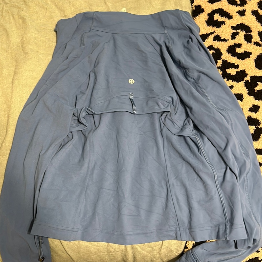 Lululemon cropped define jacket. Size 10. Color:soft denim